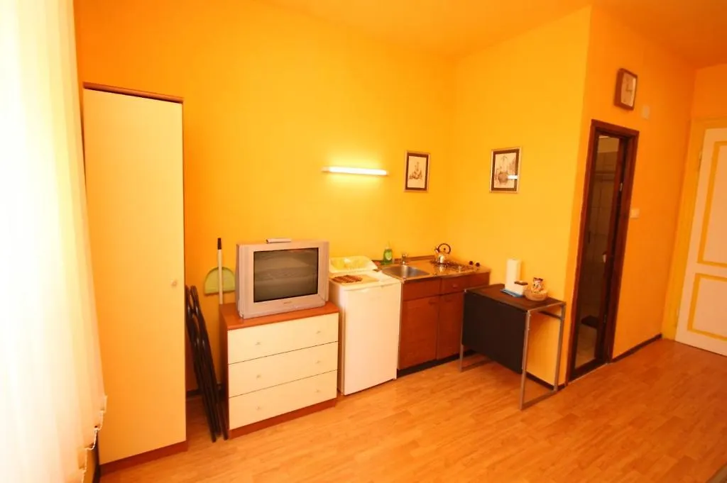 Guest House Zona Pula 0*,