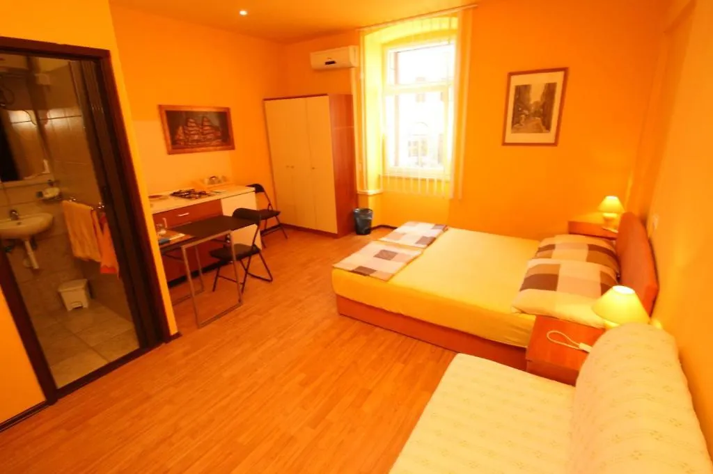 Apartment Guest House Zona Pula Croatia